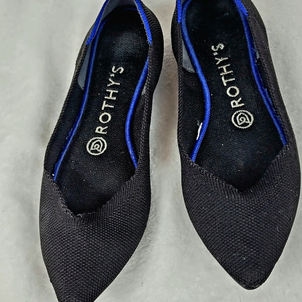 Rothy's Black and Blue Flats Pointed Toe  Preowned Size 7